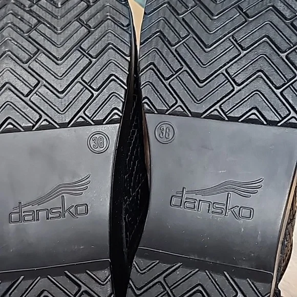 Dansko Professional Black Leather Shoes Textured Clogs | Size 38 EU / 8 US - Picture 5 of 11